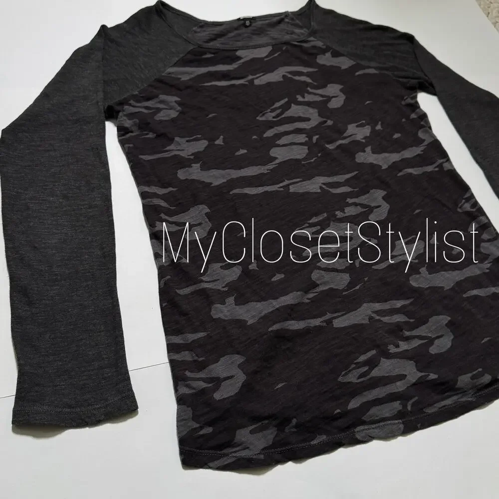 Shopbop Monrow Long Sleeve Black Camo Athleisure Top! Near New Mixed Media XS-S - Picture 1 of 8